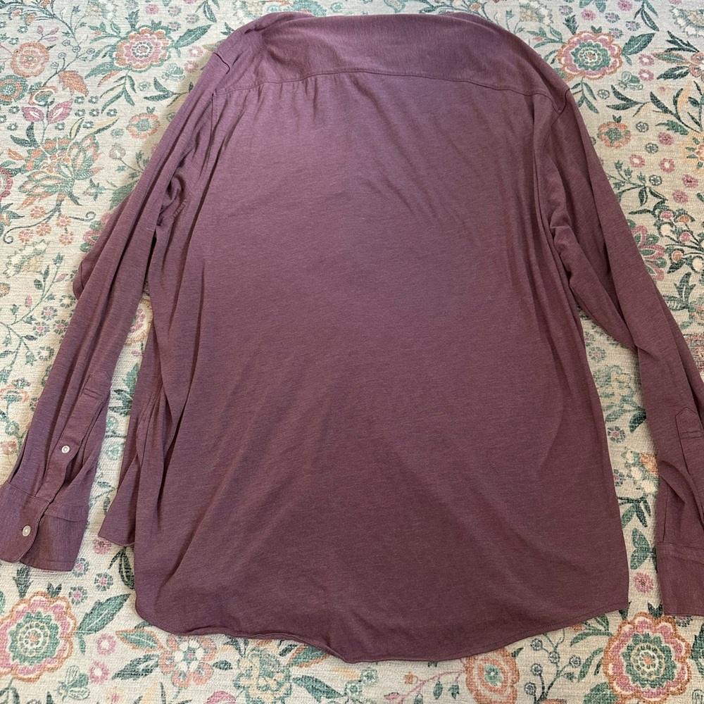 Button down - Picture 3 of 3